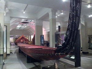 Un canoe de guerre de 25m de long ! Nico, tu challenges ?!