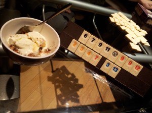 Quoi de mieux que jouer en mangeant ?