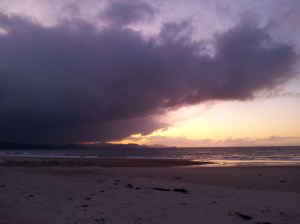 Sur le retour, je presse le pas, le ciel devient menaçant...