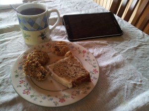 La tablette n'est jamais très loin...